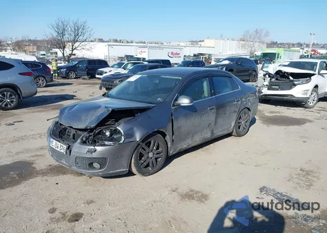 2005 Volkswagen Jetta 2.5 z USA, uszkodzony, nr VIN 3VWDF71K15M638221